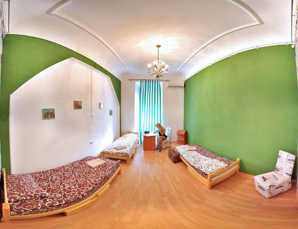 Chemodan Hostel Odessa Esterno foto